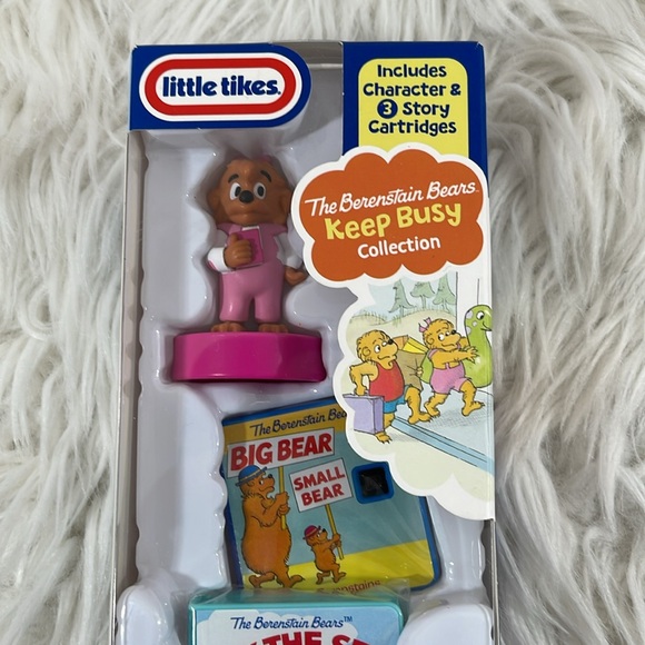 Little Tikes Story Dream Machine The Berenstain Bears Keep Busy Story Collection - Picture 2 of 6